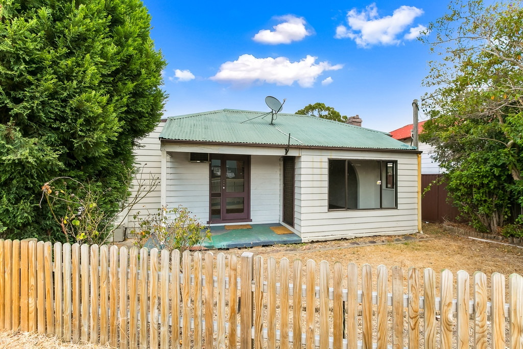 House Leased 21 Heathcote Road, Moorebank